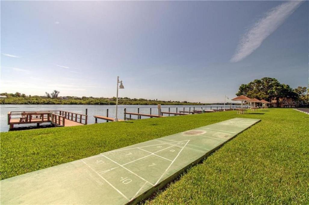 Bayshore Yatch Tennis Condo 2Br 3 Beds, Walking Distance To Beautiful Quite Beach Clearwater Beach Exterior photo